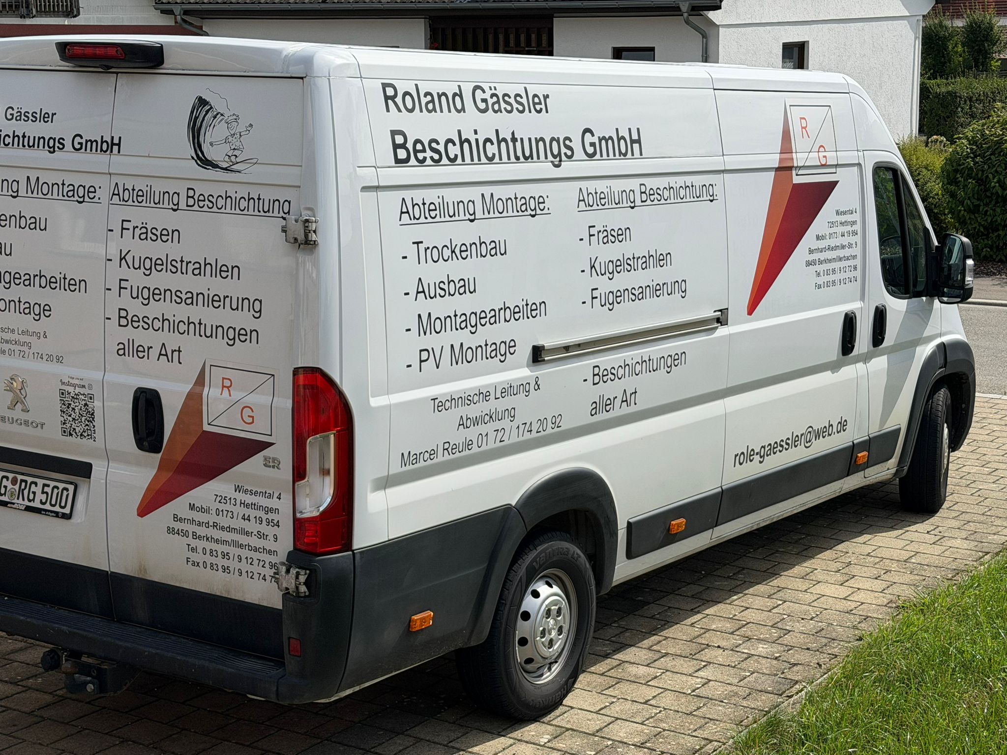 Firmenfahrzeug der Roland Gässler Beschichtungs GmbH